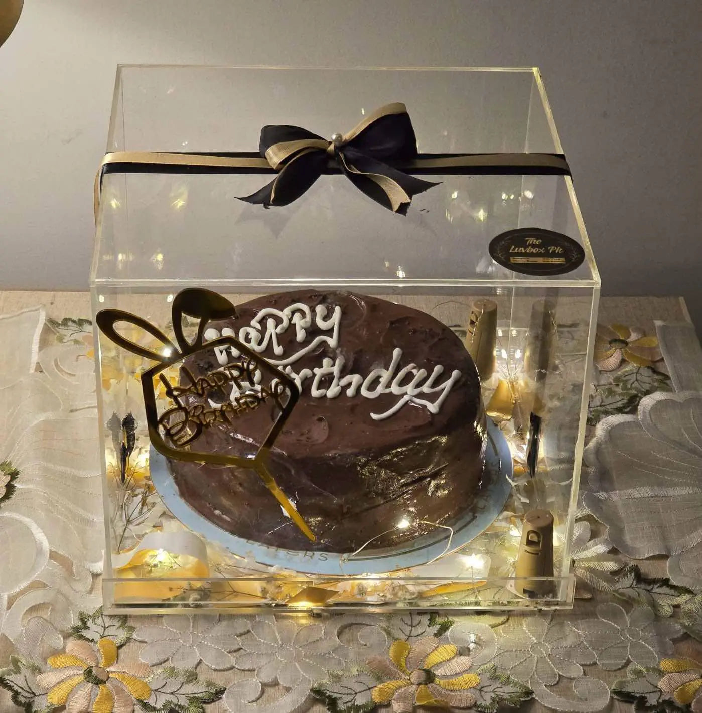 Acrylic Elegance – Floral & Cake Fusion