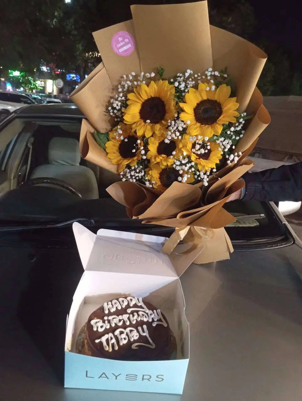 Affordable Cake & Flower Bouquet Combo