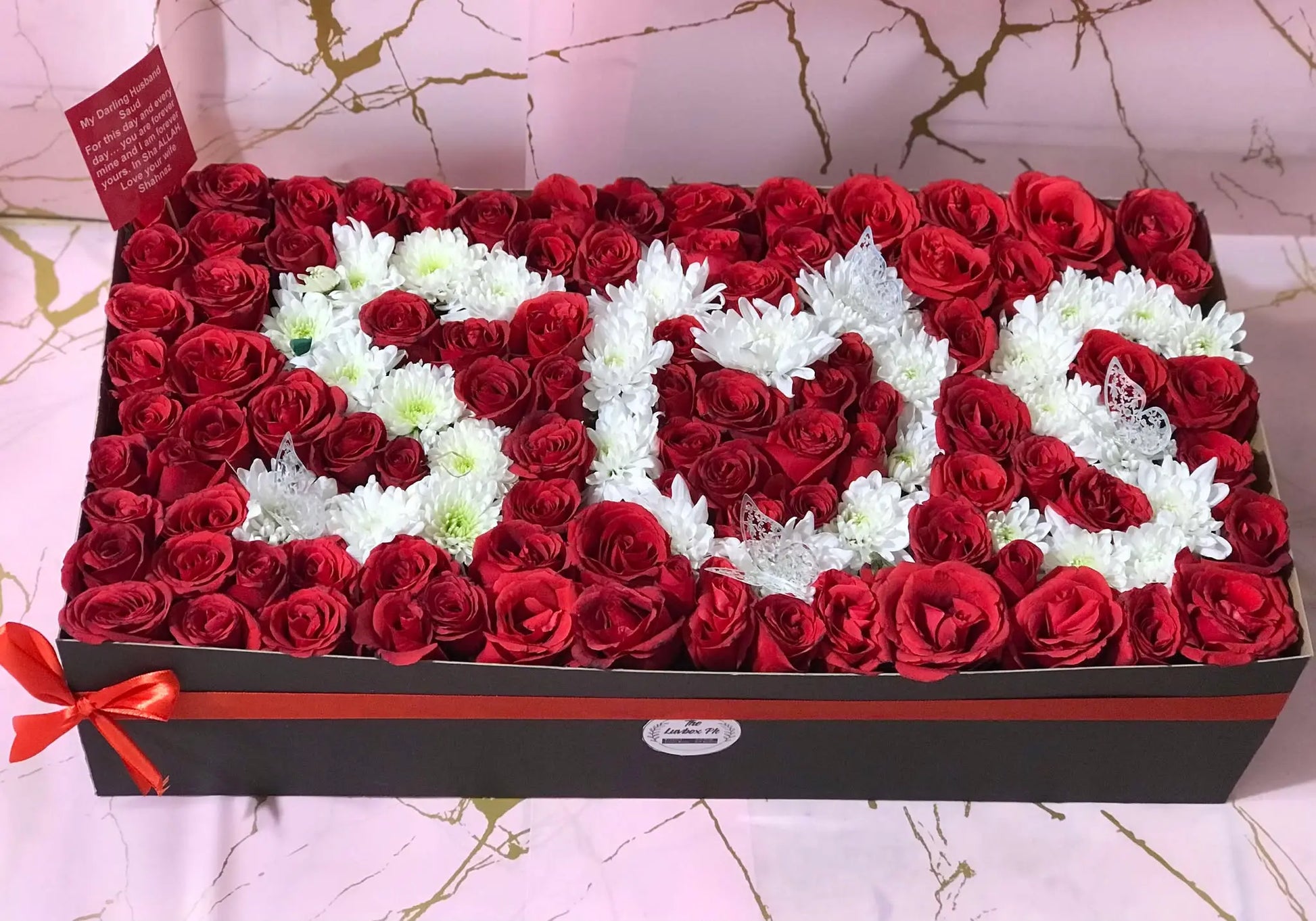 200 Roses Box with Chrysanthemum Lettering