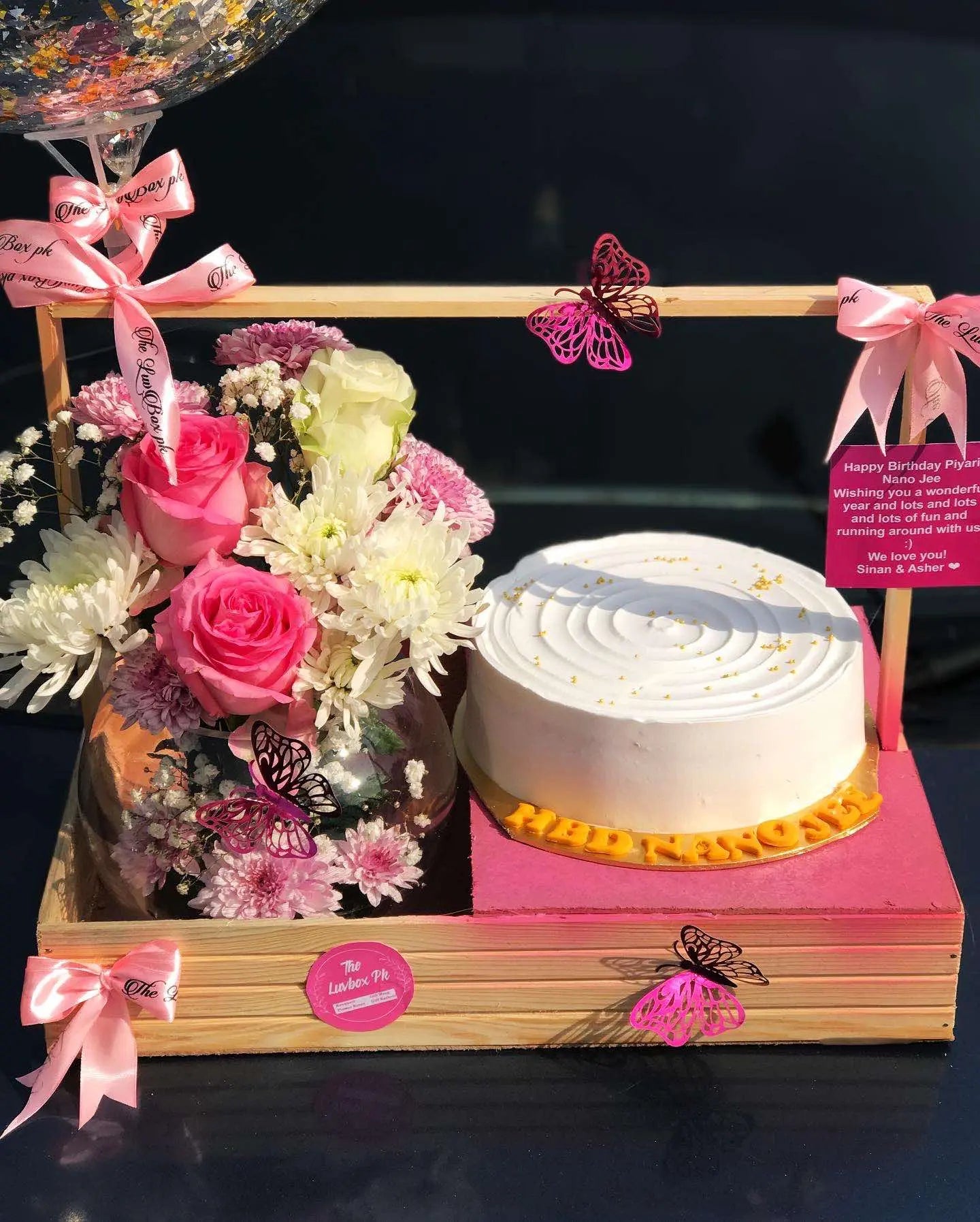 Bloom & Bake – Wooden Tray with Fish Bowl Flowers & Custom Cake