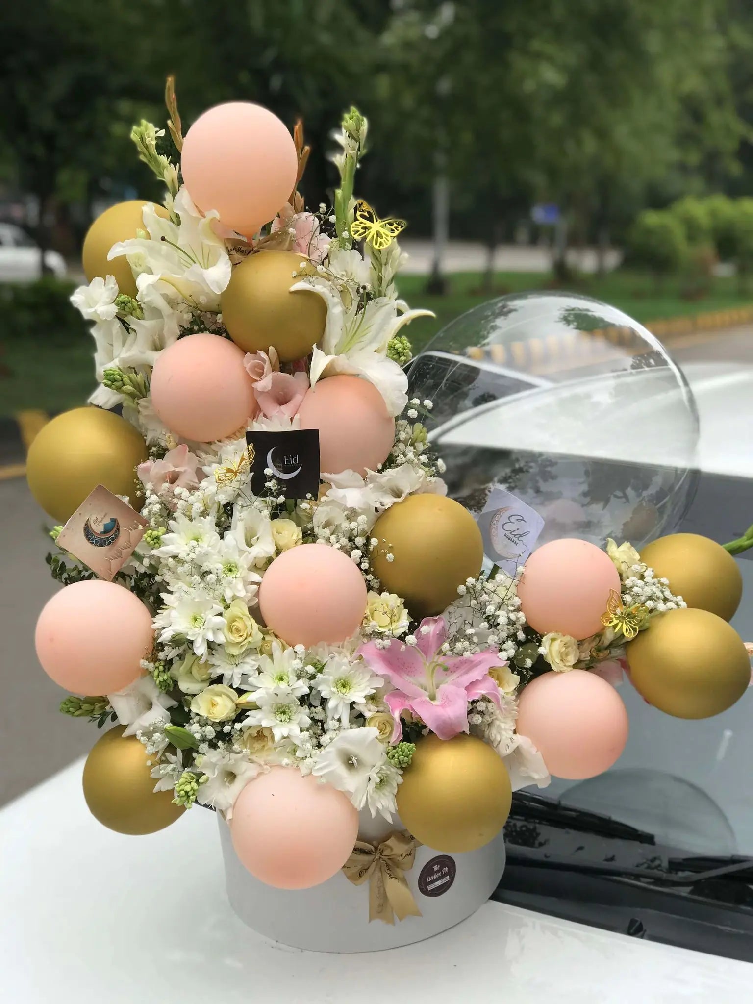Luxe Balloon & Flower Bouquet – Eid Gift