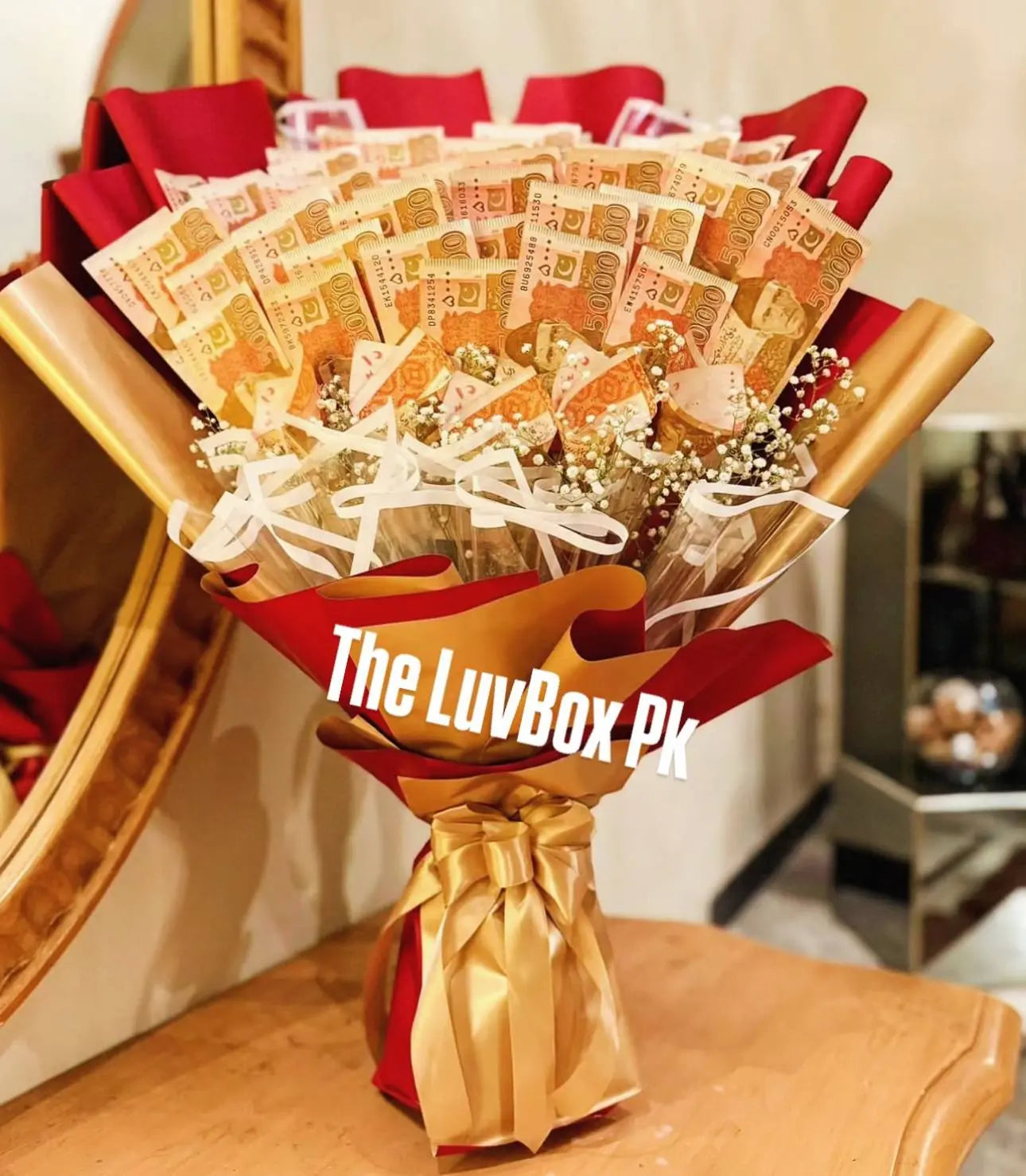 The Gold Bloom – Luxe Money Bouquet with PKR 200,000