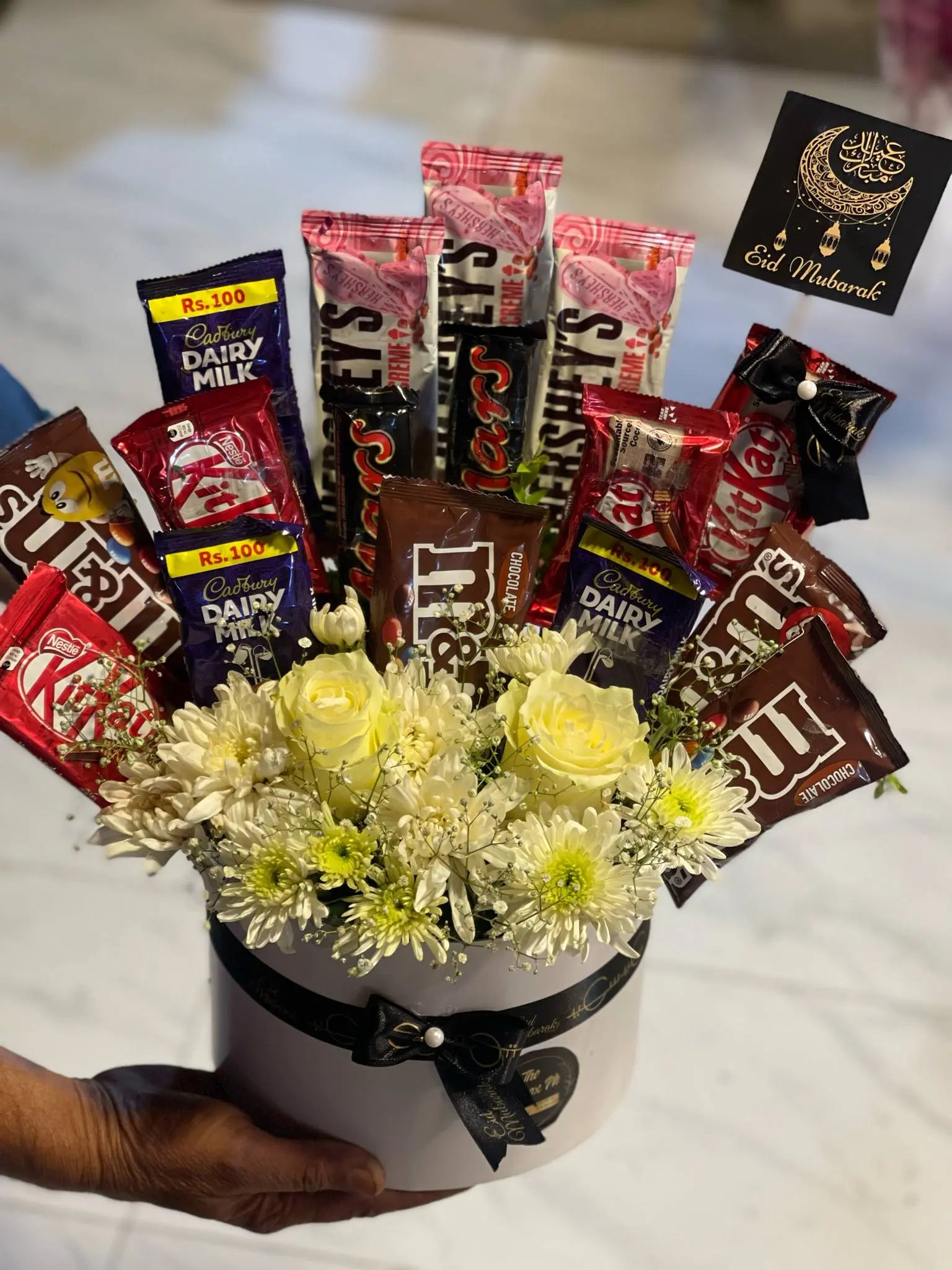 Floral Delight – Chocolate & Flower Box for Eid