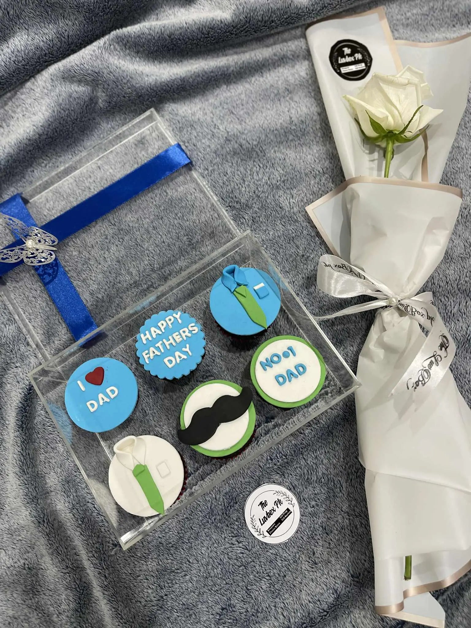 Father’s Day acrylic box with cupcakes and rose bouquet – The LuvBox PK