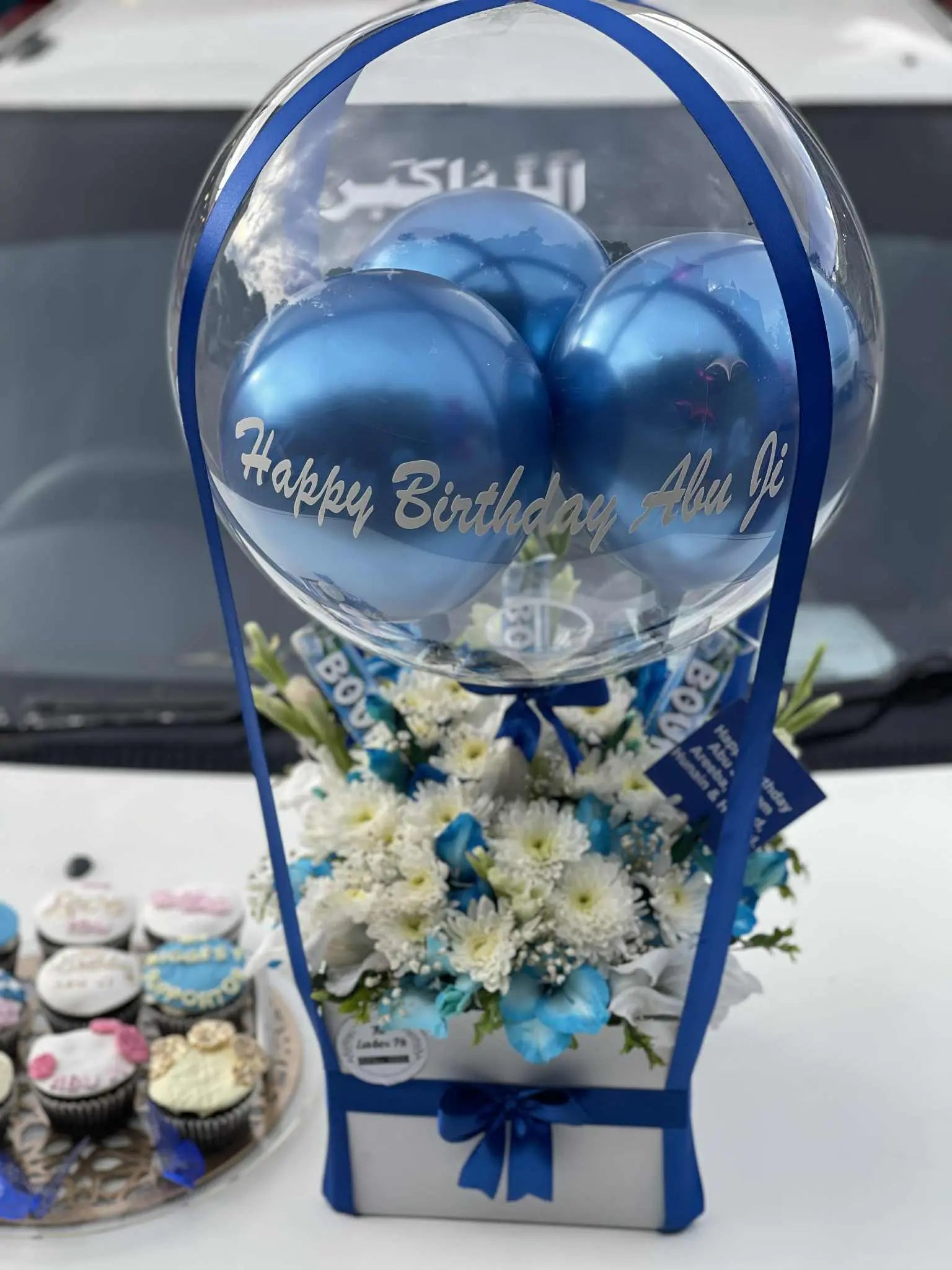 Father’s Day balloon box with flowers, Ferrero Rochers, and Layers cake – The LuvBox PK