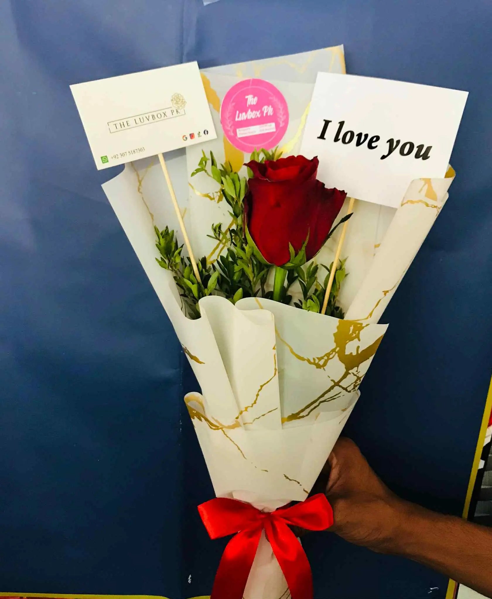 One & Only – Premium Single Rose Bouquet