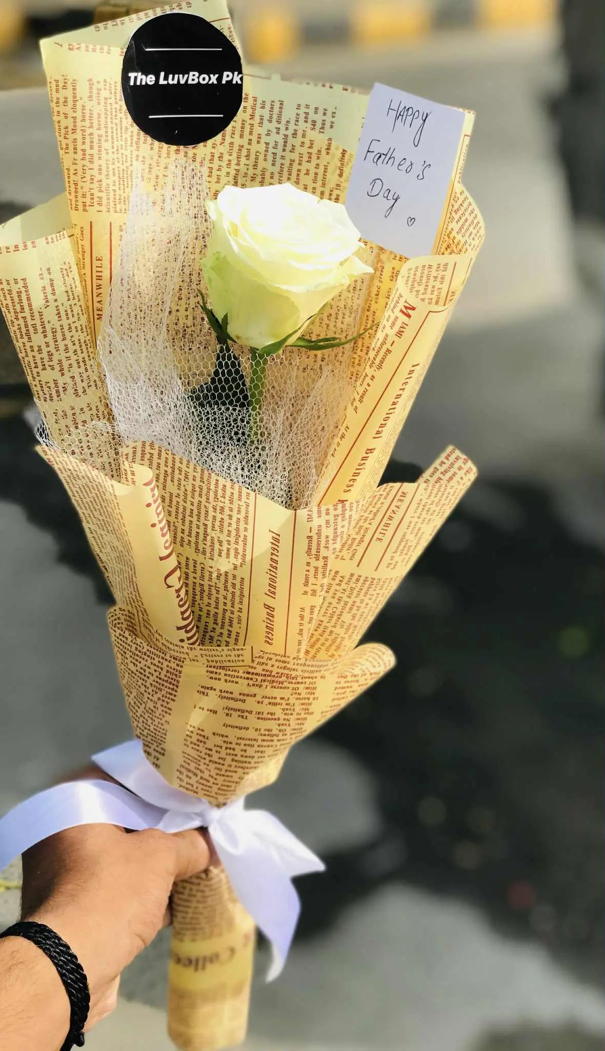 One & Only – Premium Single Rose Bouquet