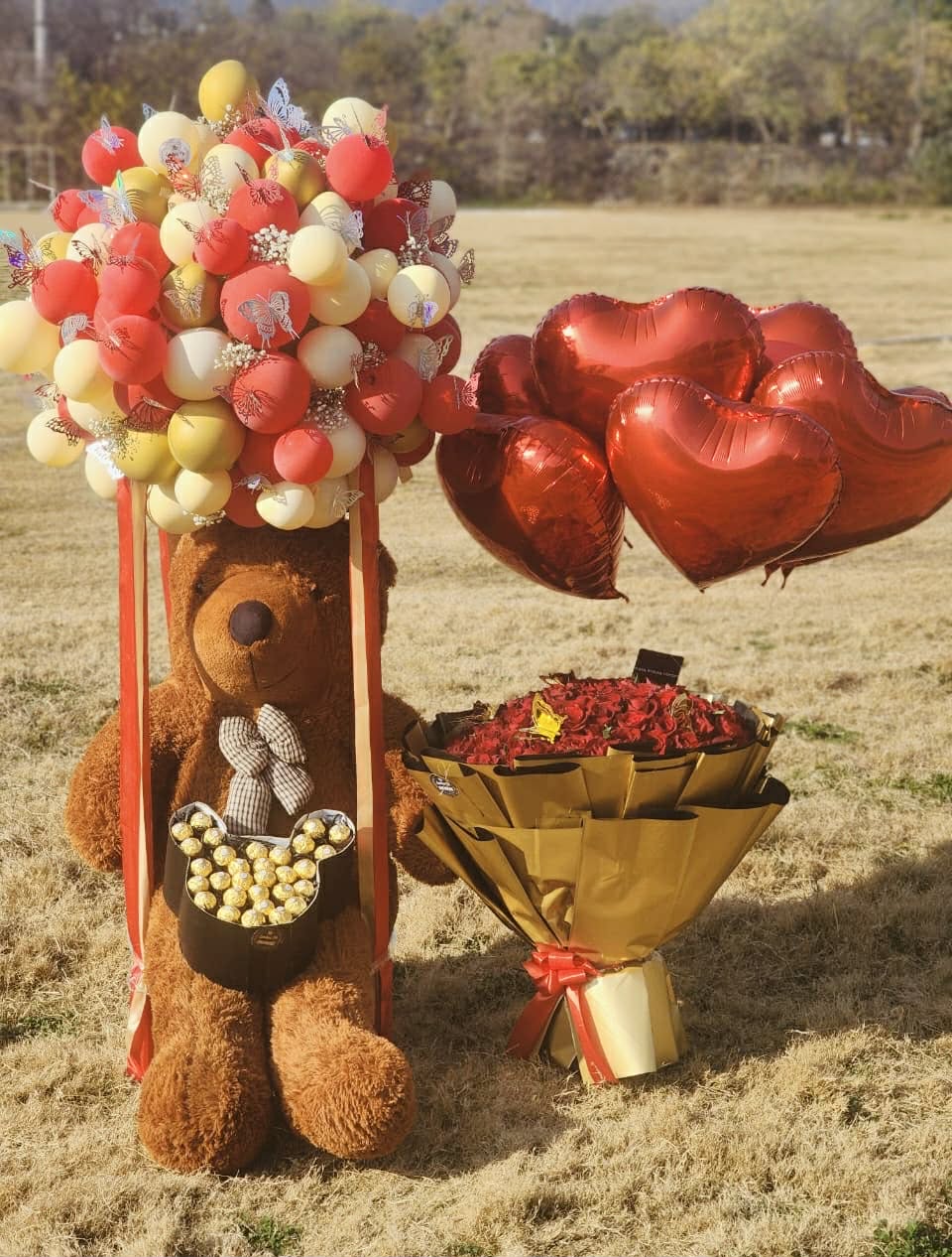 Send gifts to Islamabad online gift delivery flowers cakes and gift boxes
