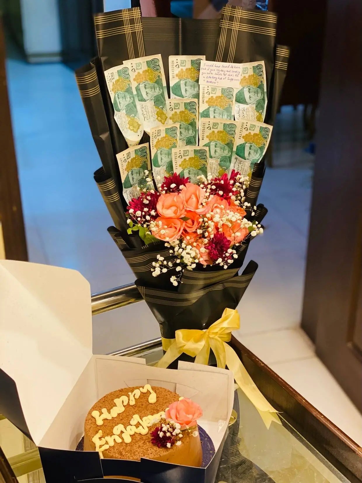 Mini Eidi Bloom – Cake & Cash Bouquet Combo