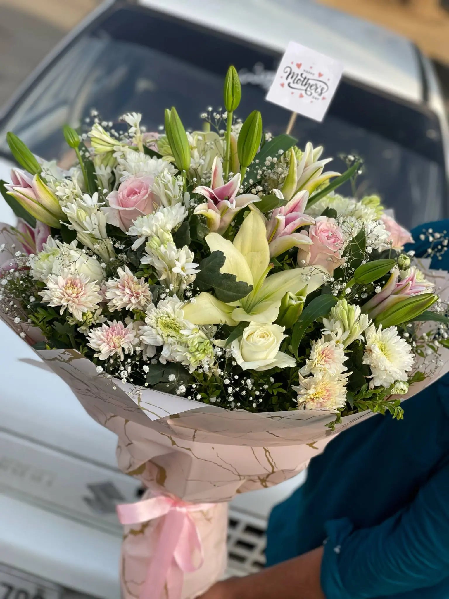 Grande Bellezza – Oversized Mother’s Day Mixed Flower Bouquet