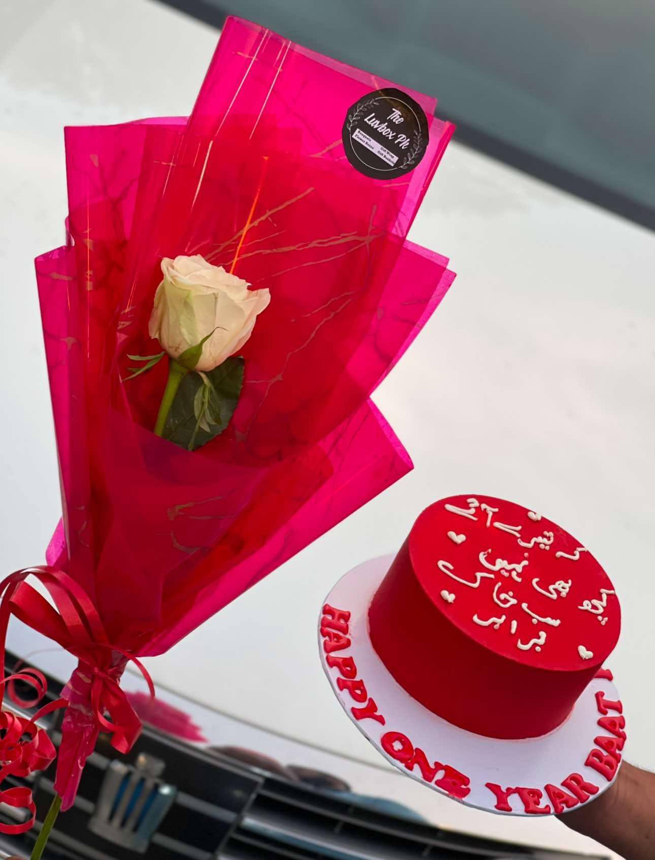 The LuvBox PK – Cute Cake & Rose Combo