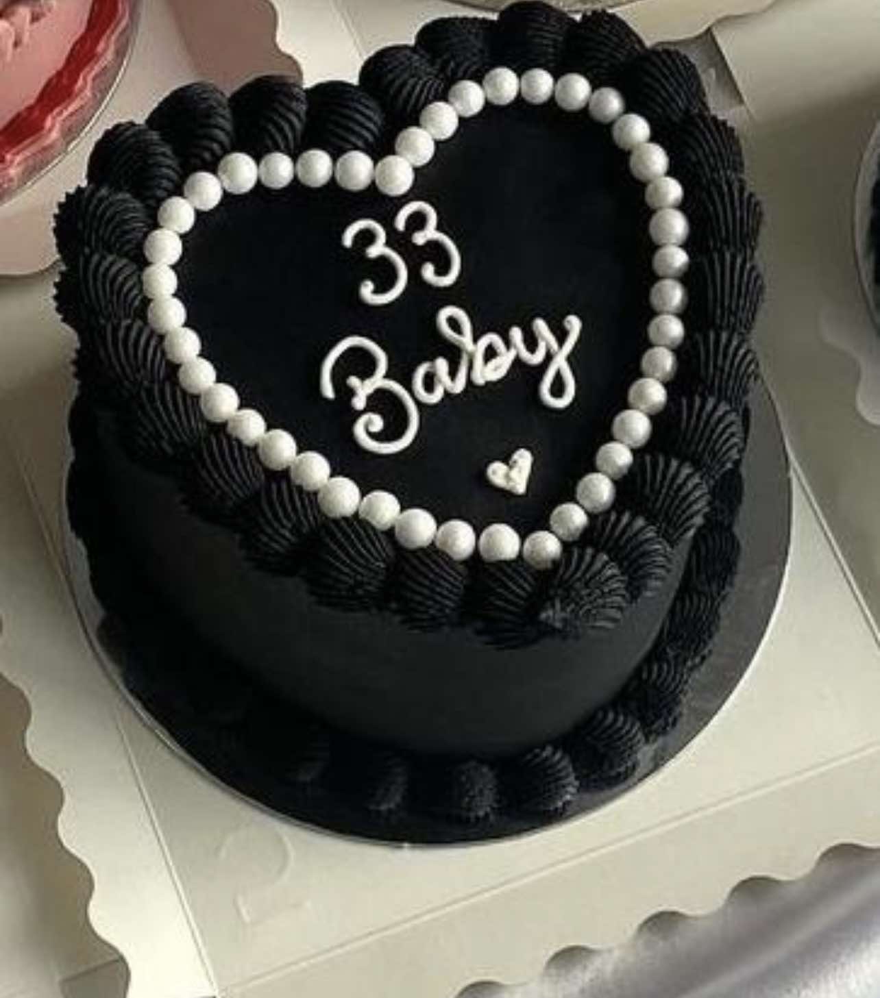 Black Heart Cake – Elegant & Bold Cake for Birthdays, Anniversaries & Welcomes