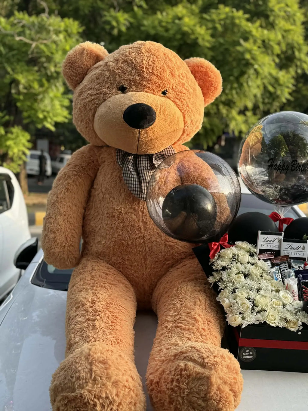 The Grand Hug 💎 6-Feet Luxury Teddy with Chocolate Balloon Box