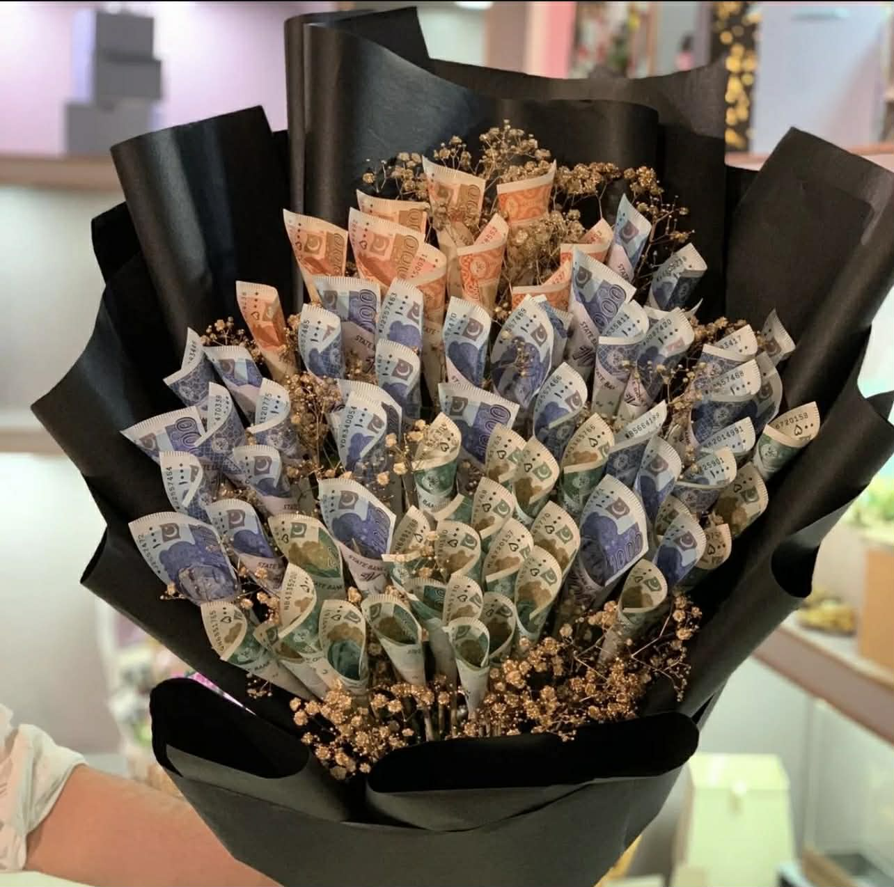Luxury Eid money bouquet with 120000 PKR cash gift