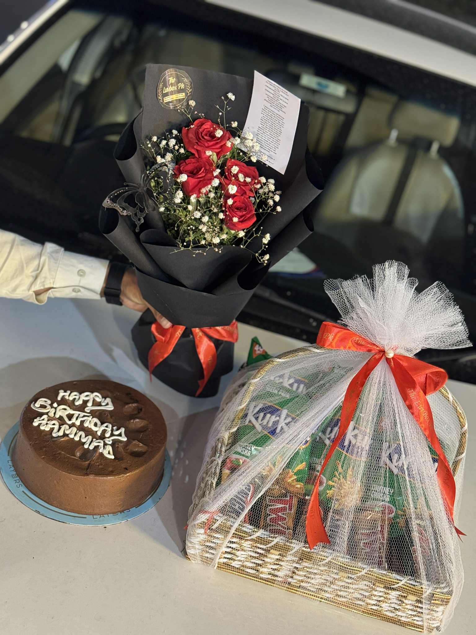 Luxury gift combo with snacks basket, rose bouquet, and cake – gift shop in Islamabad
