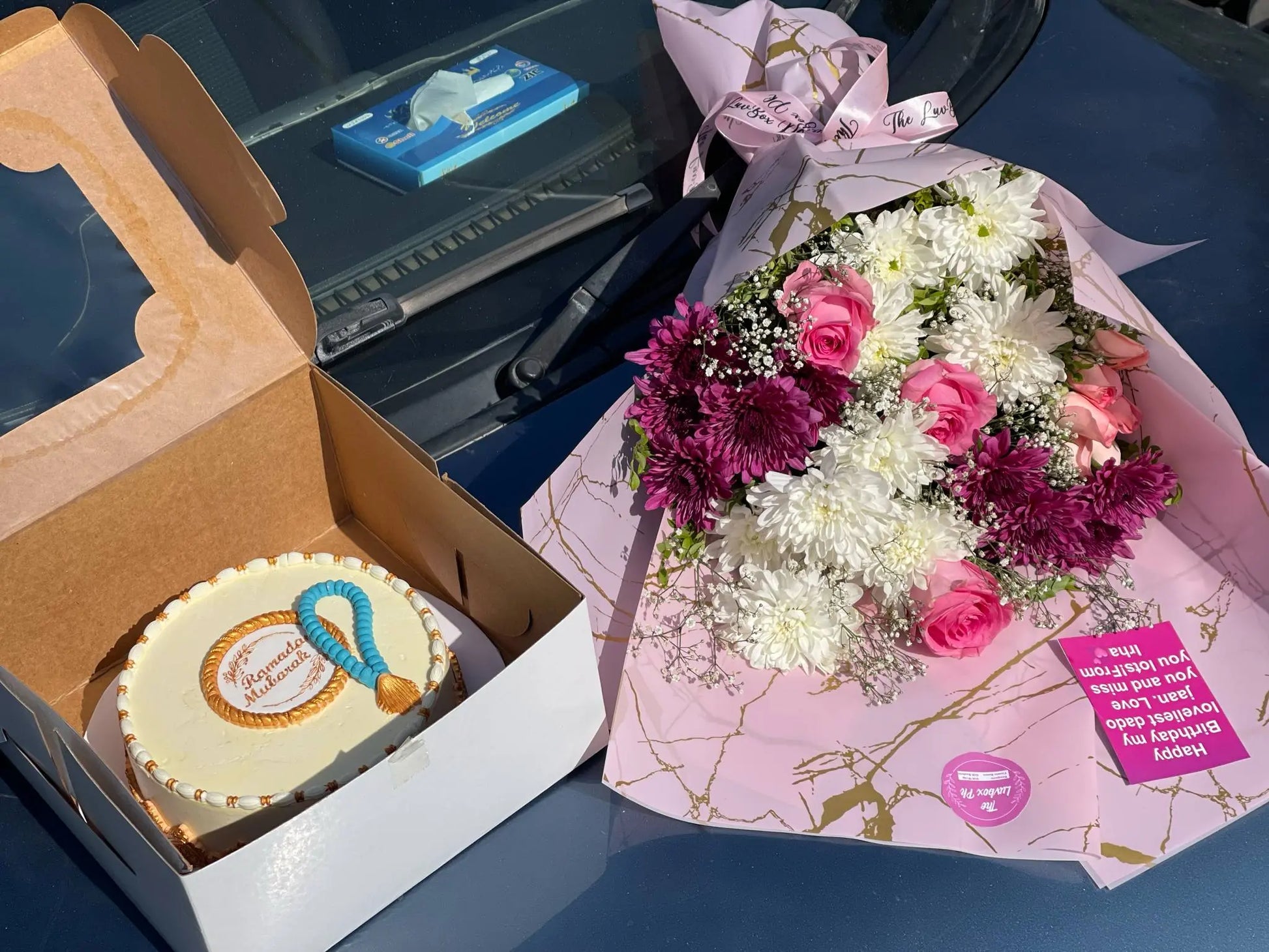 Hajj Mubarak customized cake with fresh flower bouquet – The LuvBox PK