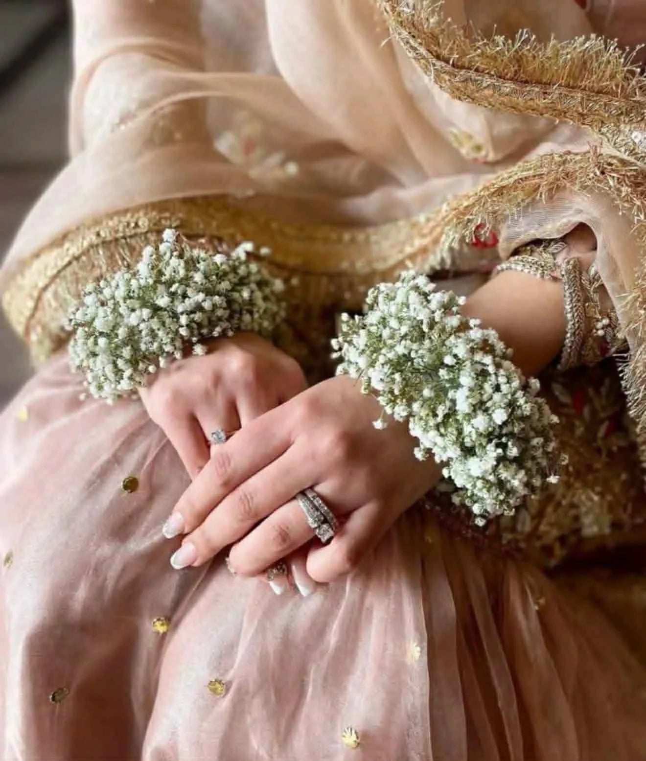 Ethereal Bloom – Luxury Baby’s Breath Gajra (Heavy Premium Edition)