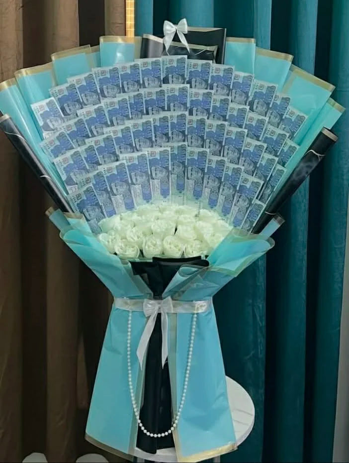 Luxury money bouquet with 100000 PKR in 1000 rupee notes for wedding Islamabad