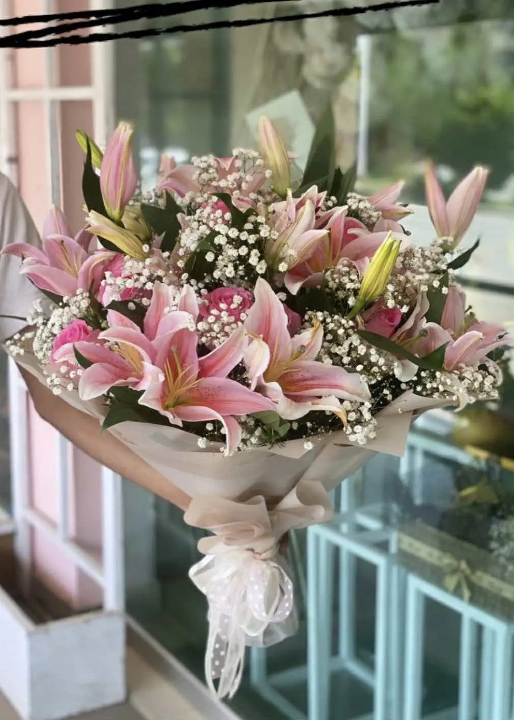 Luxury oversized pink lilies bouquet – premium flower gift in Pakistan.