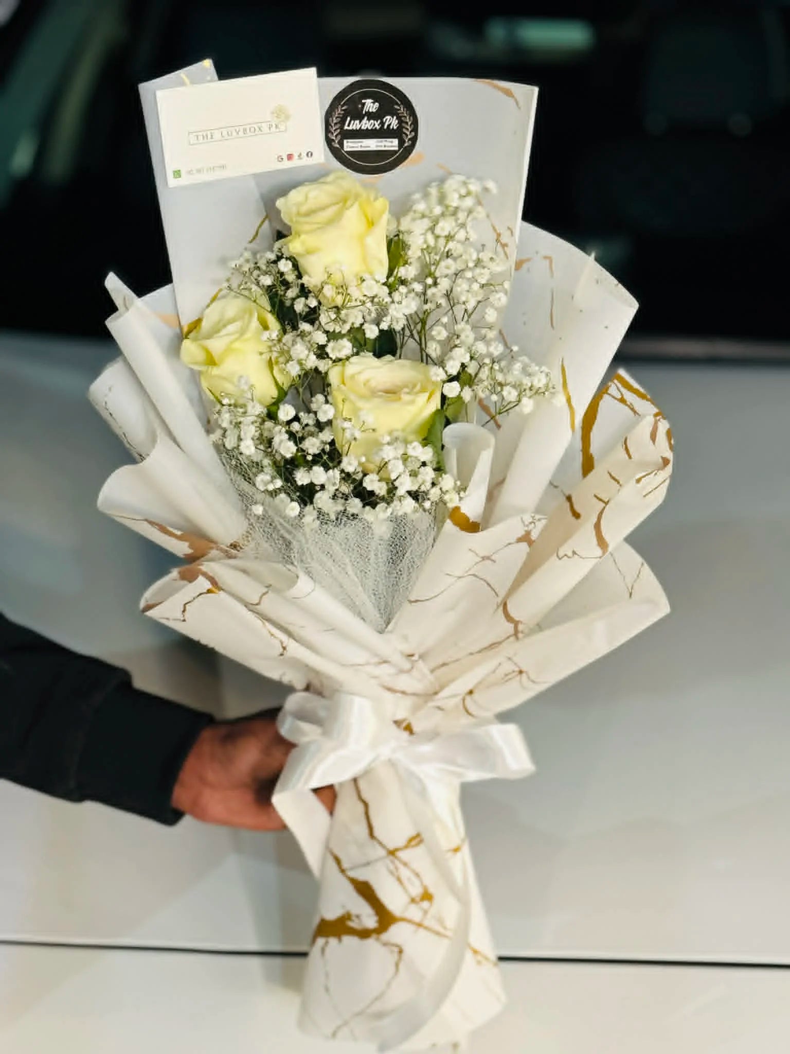 Mini bouquet with 4 imported white roses for Mother’s Day gifting.