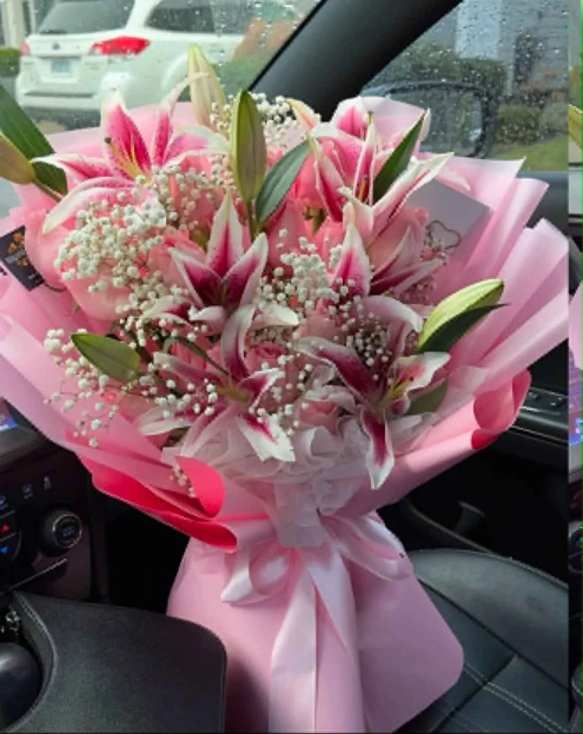 Pink Majesty – Oversized Luxury Mixed Pink Lily Bouquet