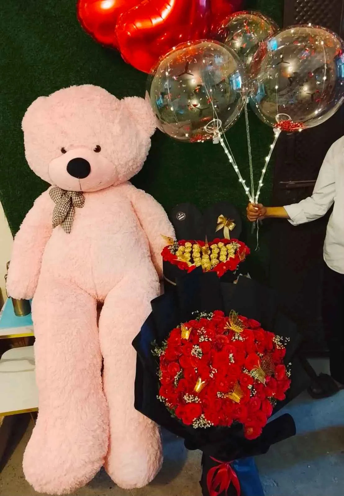 Royal Romance Luxe – Giant Teddy, 100 Roses & Ferrero Celebration Combo