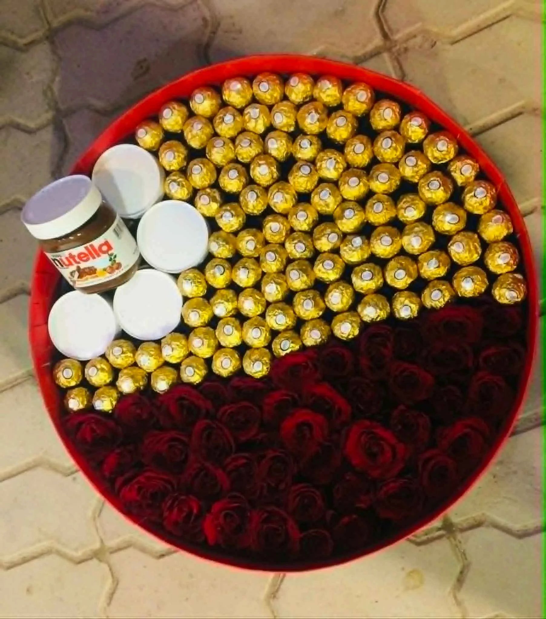 Royal Union Luxe – Wedding Gift with 100 Ferrero, 50 Imported Roses & Nutella Set