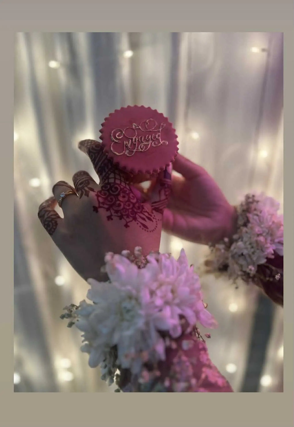 Graceful Bloom – White Flower Hand Gajray (Pair)