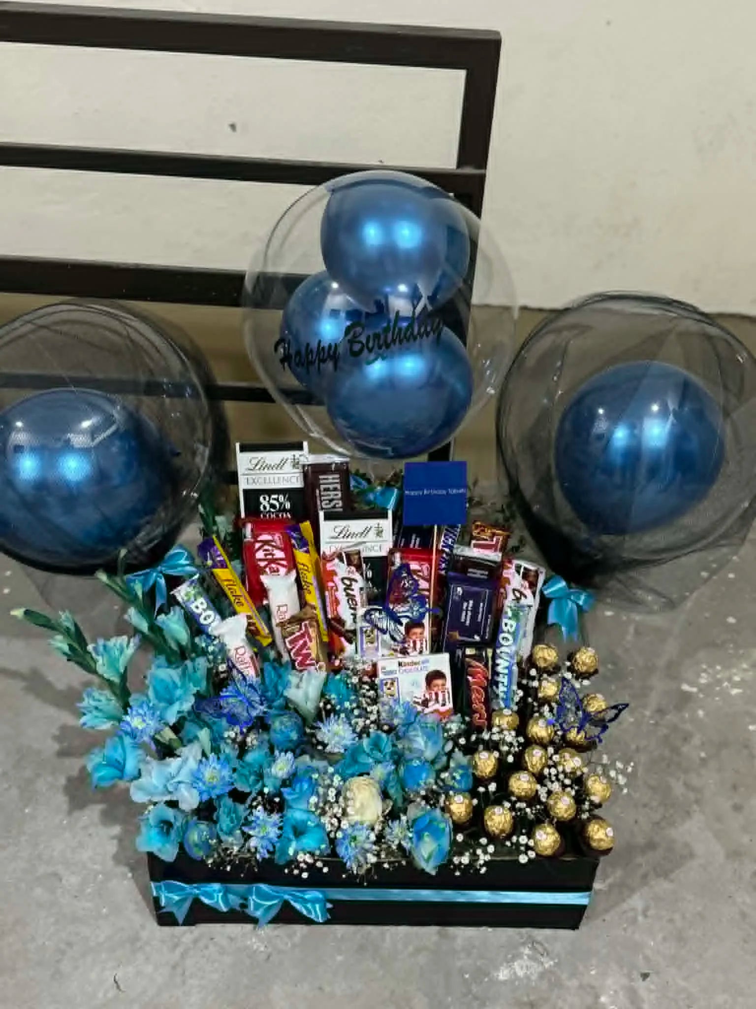 XXL luxury Father’s Day chocolate box with flowers and balloons.